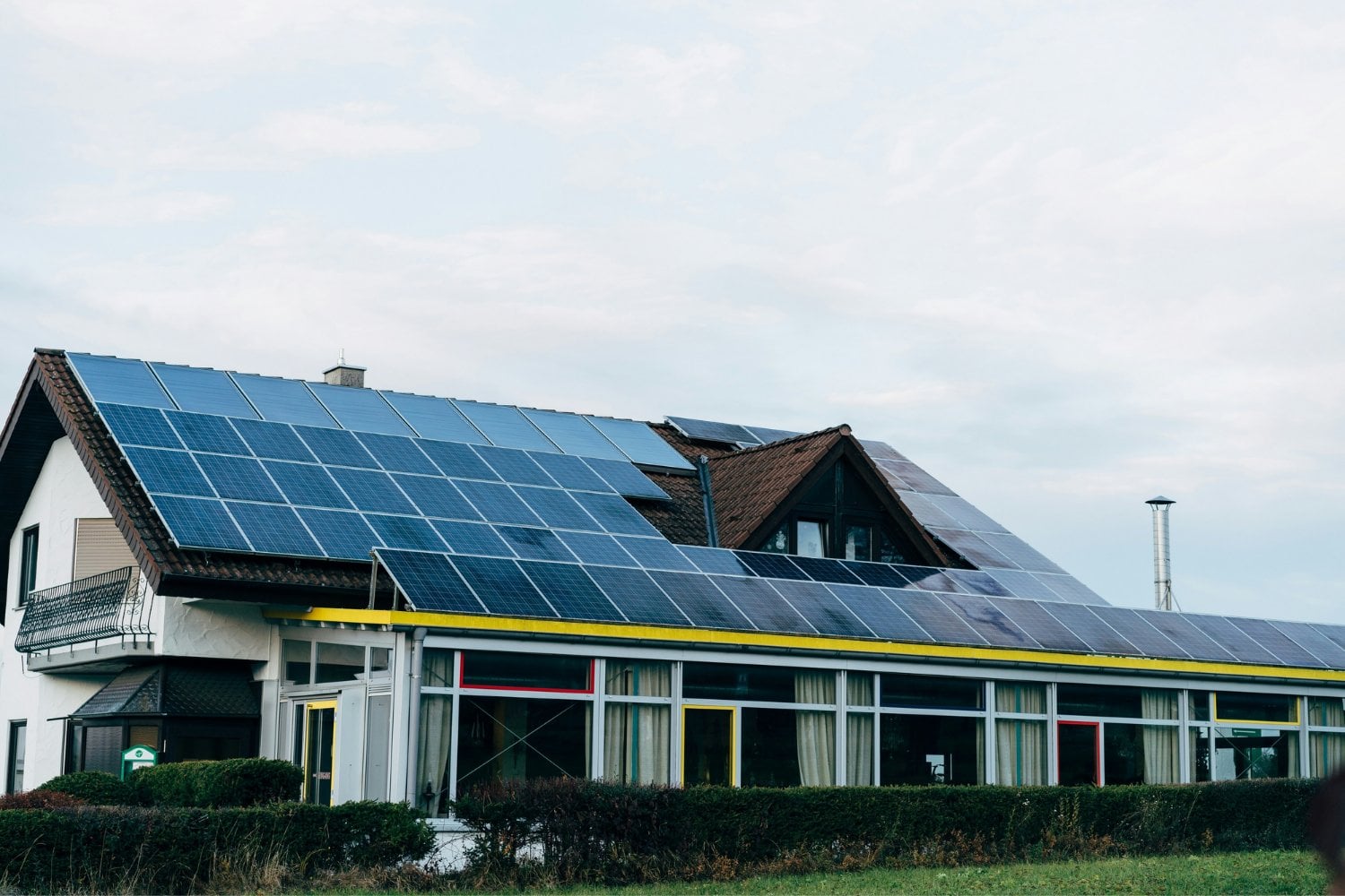 Paneles Solares En Techo De Casa